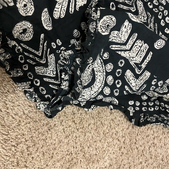 Liz and Me Black & white sequels Ruffle Boho Skirt. Gypsy Midi - Picture 6 of 9